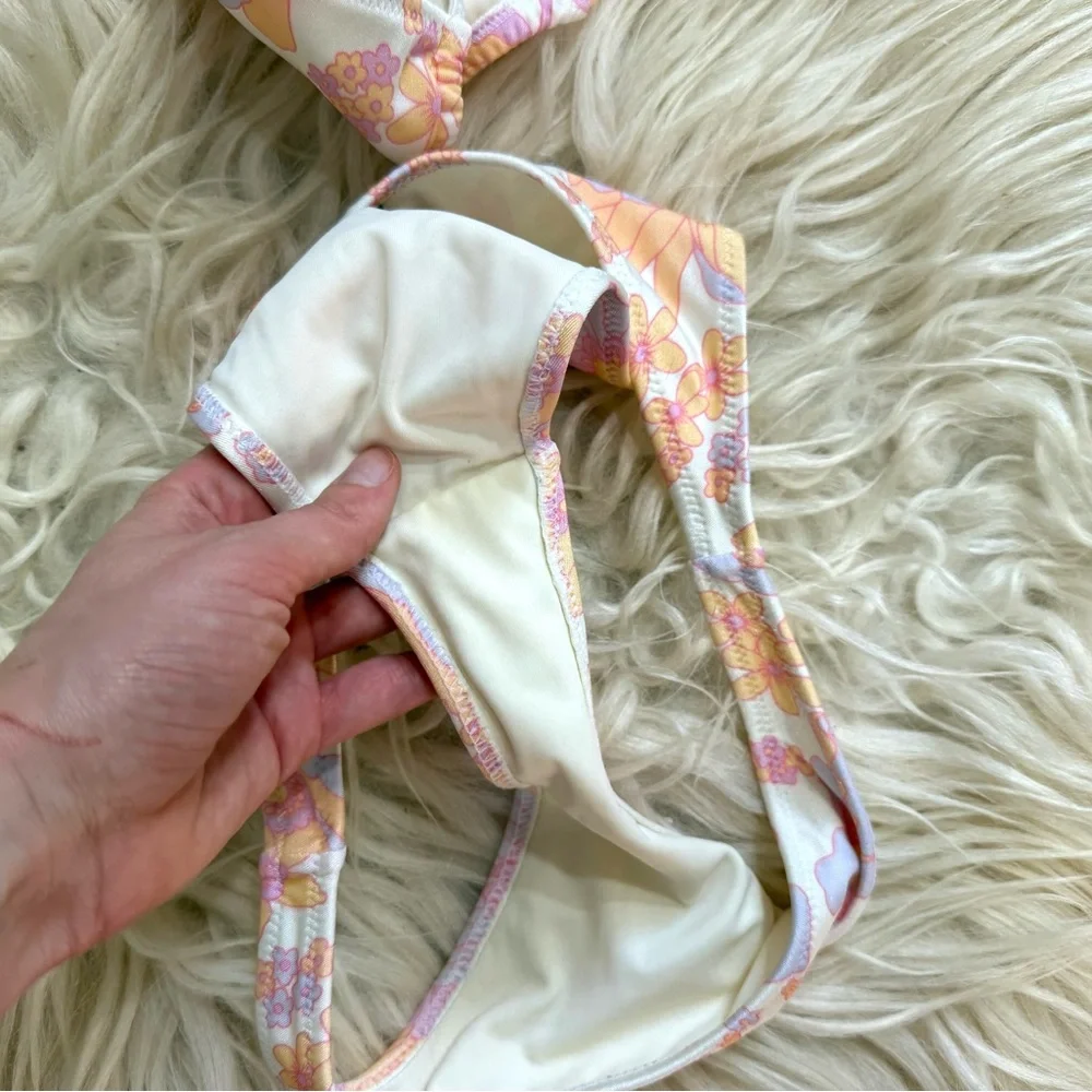TRIANGL Floral Bikini Set - Picture 7 of 7